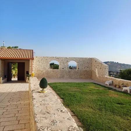 Masseria Torre Saracena Bed & Breakfast 3*