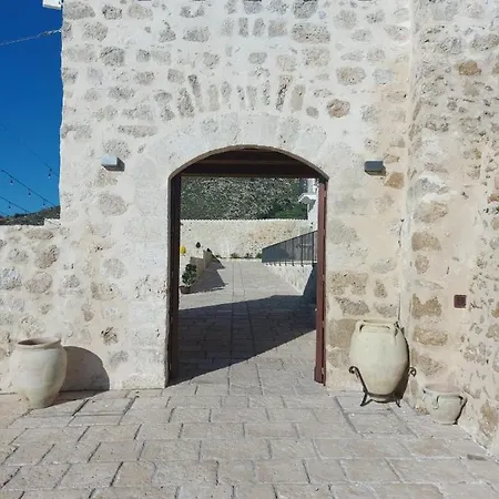 Masseria Torre Saracena Bed & Breakfast